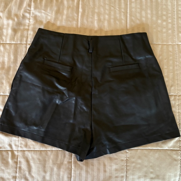 🤍Black Faux Leather Shorts 🤍 - Picture 2 of 4